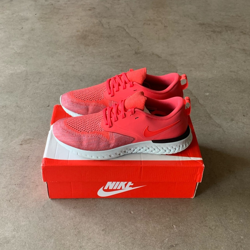 NWT Nike Odyssey React 2 'Ember Glow' Flyknit Hyperfuse Running Shoes 8 Womens